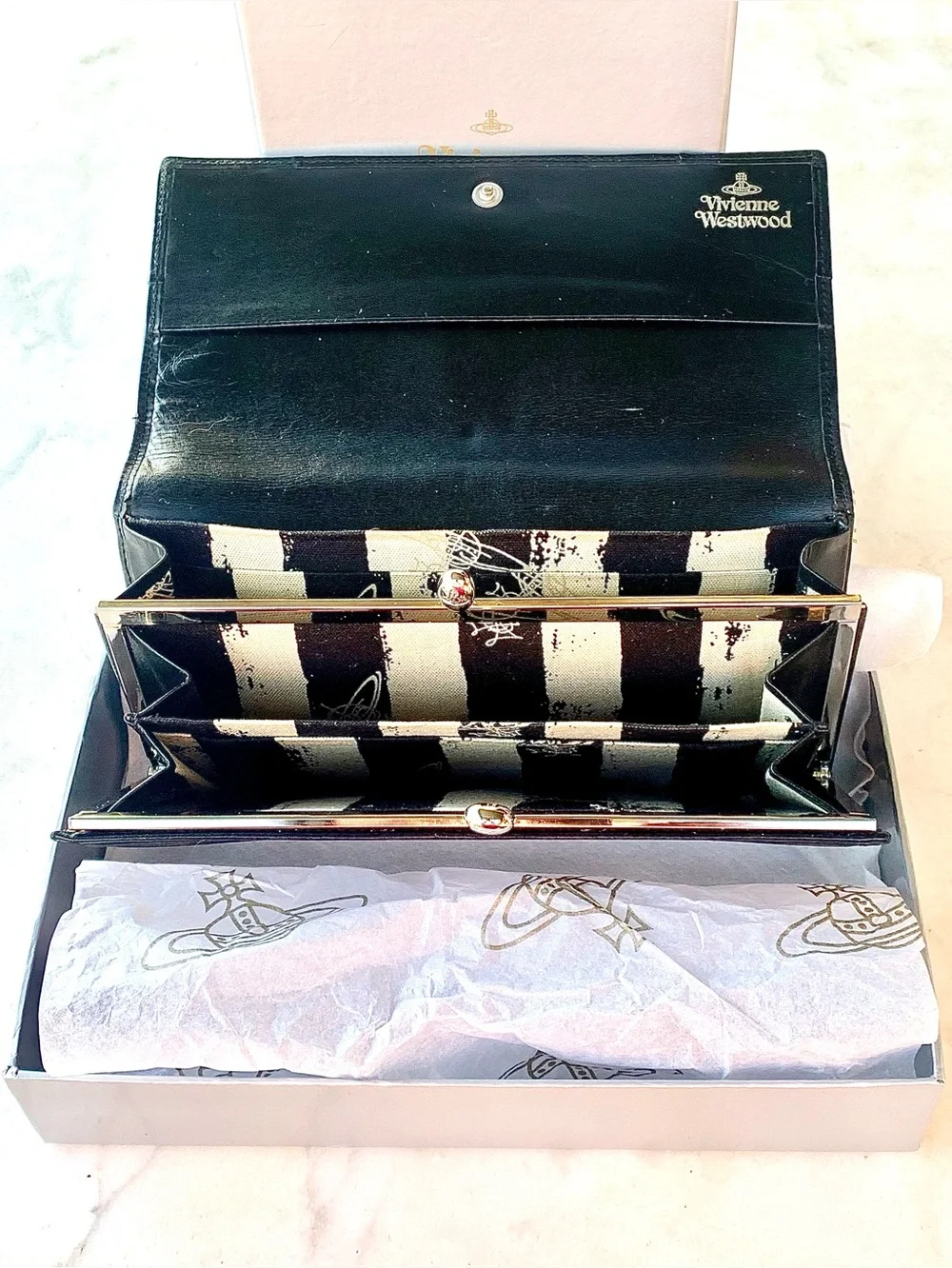 VIVIENNE WESTWOOD EXECUTIVE CLASP Black Leather LONG Wallet SILVER ORB STRIPE